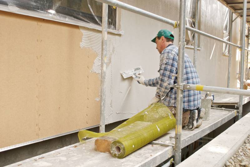 Isolation par l’extérieur en fibres de bois Steico Protect avec finition enduit